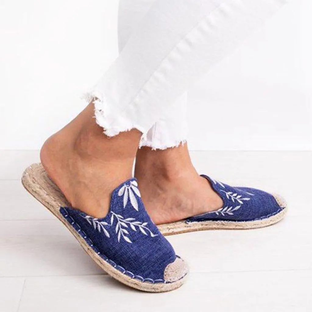 Женские модные сандалии с вышивкой на плоской подошве Повседневные тапочки
