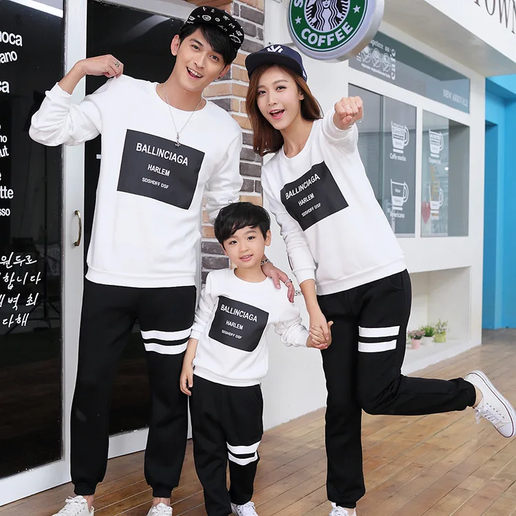 Новинка 2017 года сезон осень Корейская семейная одежда для мамы и дочки с длинными