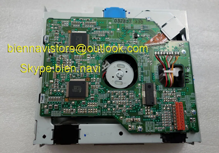 100% новый и оригинальный 8638813457 RCD310 RNS315 CD механизм погрузчика для VW Renault |