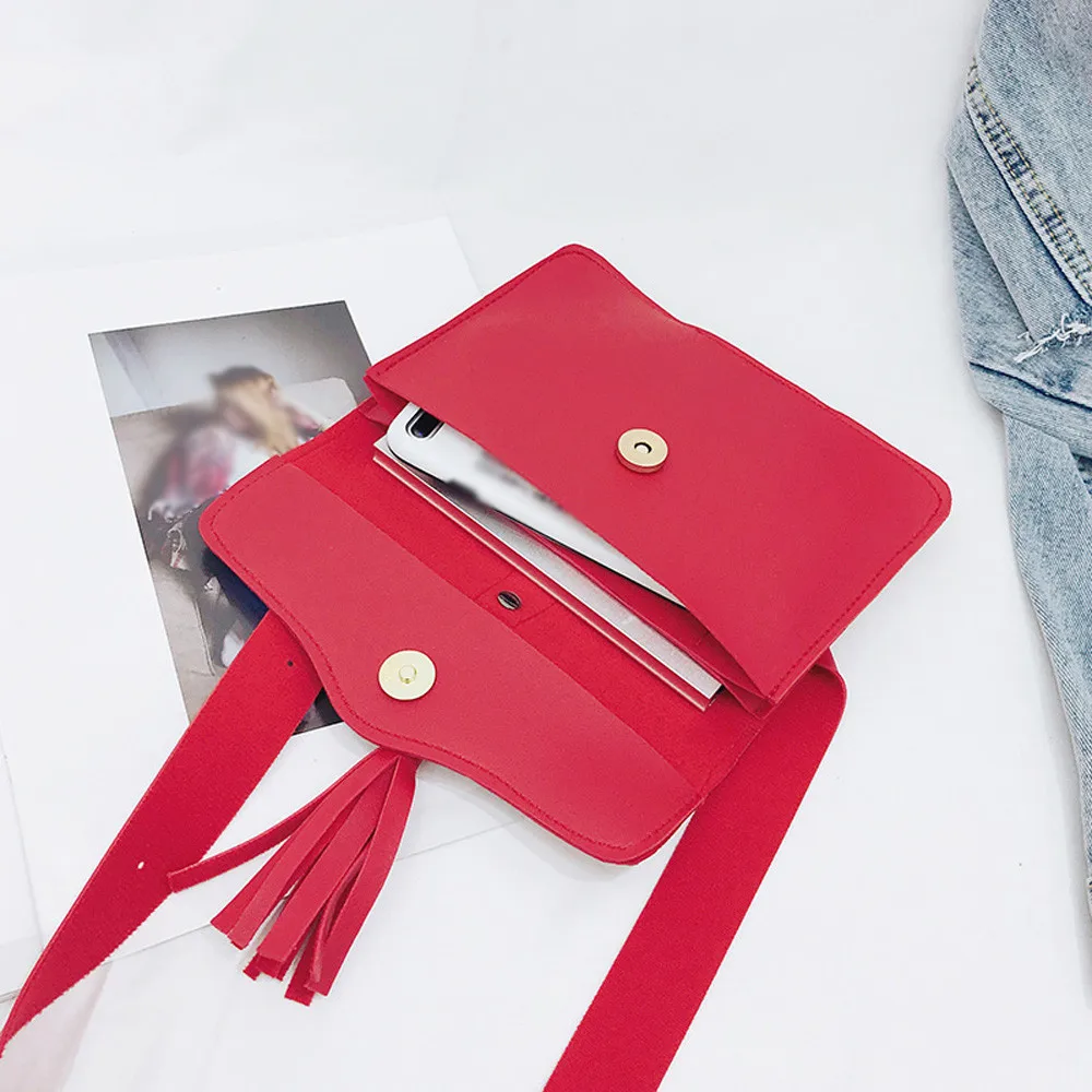 Модная женская сумка через плечо с кисточками 2019 однотонная кожаная почтальона