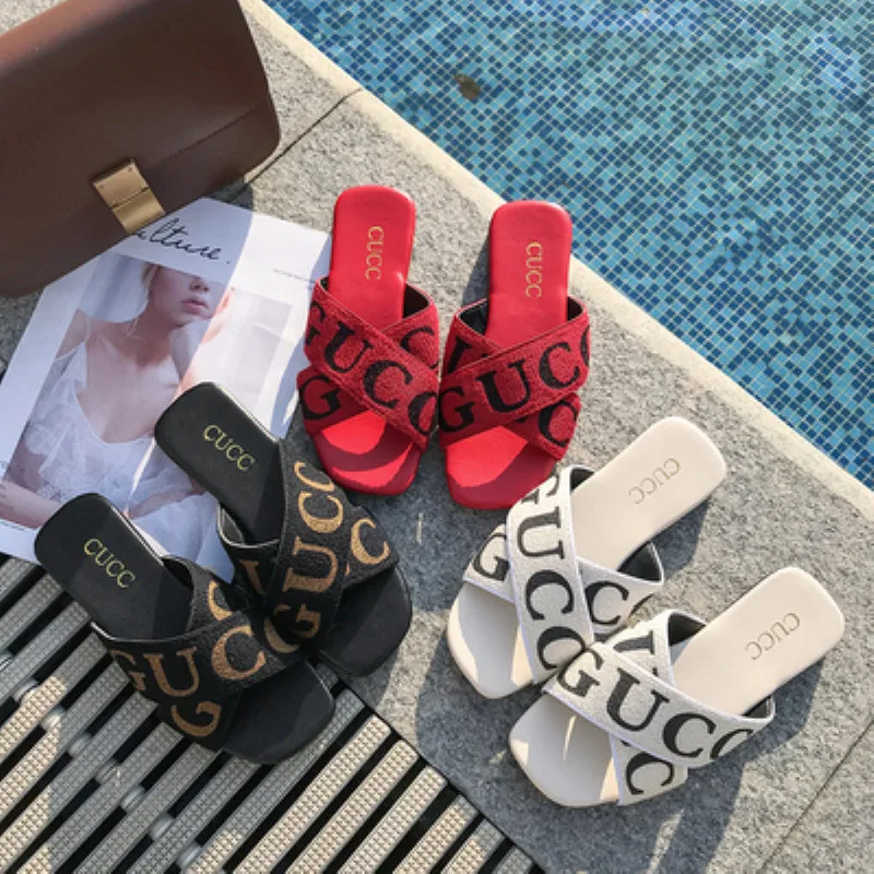 Европейская станция 2019 г. Новые модные летние тапочки с буквенным принтом