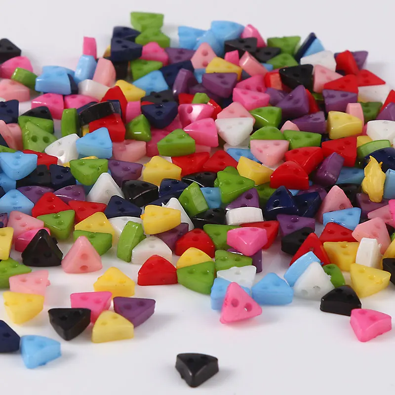 Misaya 2 Holes 200pcs Resin Colorful Triangle Buttons Plastic For Sewing Garment Supplies Accessory Diameter 7mm | Дом и сад