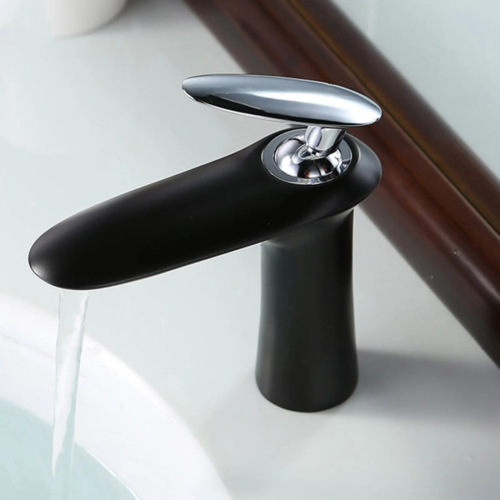 Matt black Silver Poiqihy черный, серебристый, золотой кран для раковины на бортике латунь Ванная Комната Смесители для раковины с одной ручкой отверстие активности цена для России - Цвет: Matt black Silver