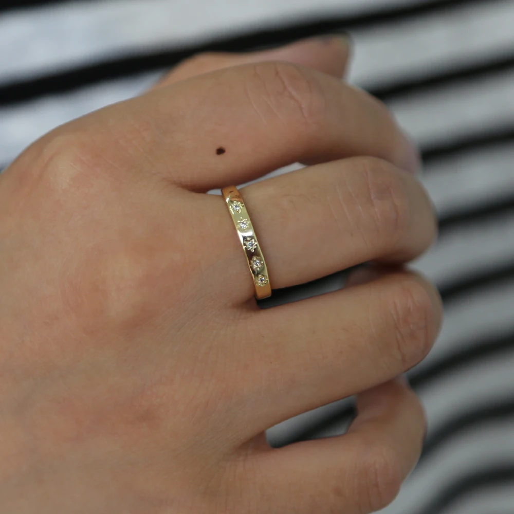 Новое поступление модных колец с полированным цветочным узором в сдержанном