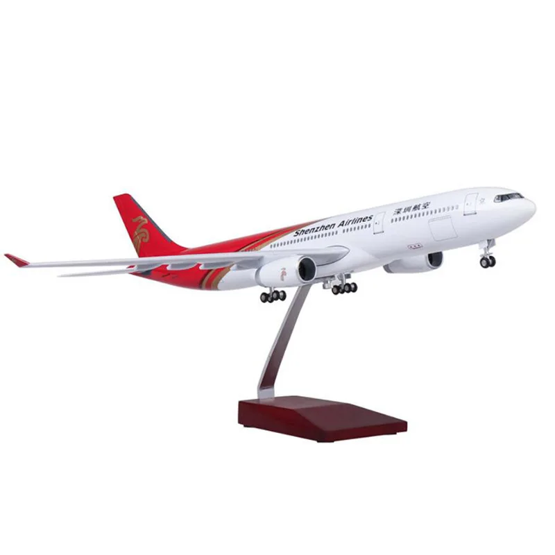 47 см 1/135 масштаб Шэньчжэнь авиалиний красный и белый Airbus A330 модель самолета Airway W база колеса огни смолы самолет игрушка Коллекция