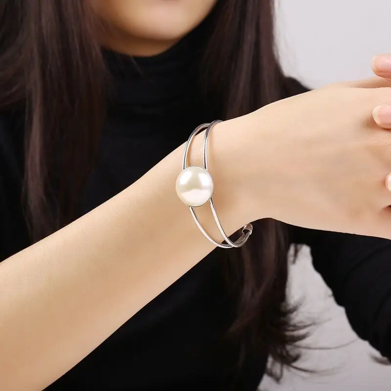 New European-American Pop Pearl Jewelry Fashion Women's Ring Titanium Steel Zircon Festival Gifts Simple and Elegant Personality |