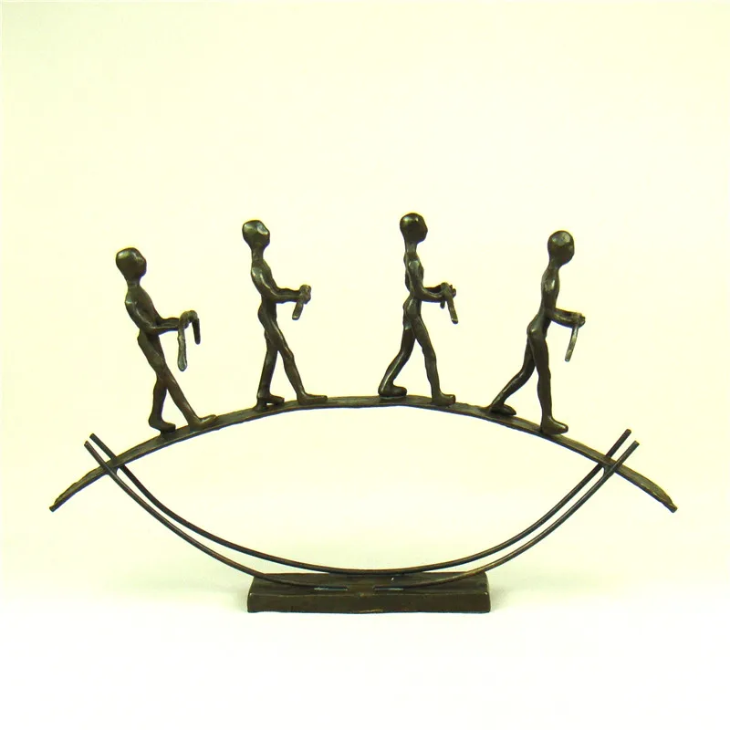Чугунная статуя ходунка Tightrope ручная работа Металлическая статуэтка цирка