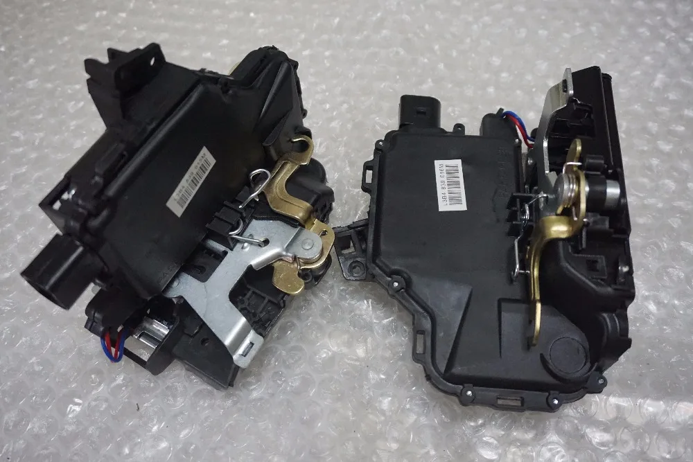 Бесплатная доставка 2 шт. задний левый + правый дверной замок механизм для VW GOLF BORA