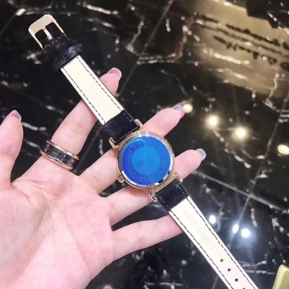 Часы наручные женские с гранями и цветком сливы роскошные модные