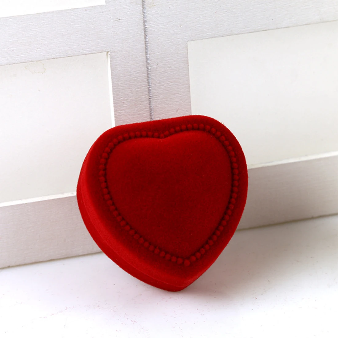 

Heart Shape Red Velvet Box For Engagement Wedding Ring Box Jewelry Display Rings Jewelry Packaging