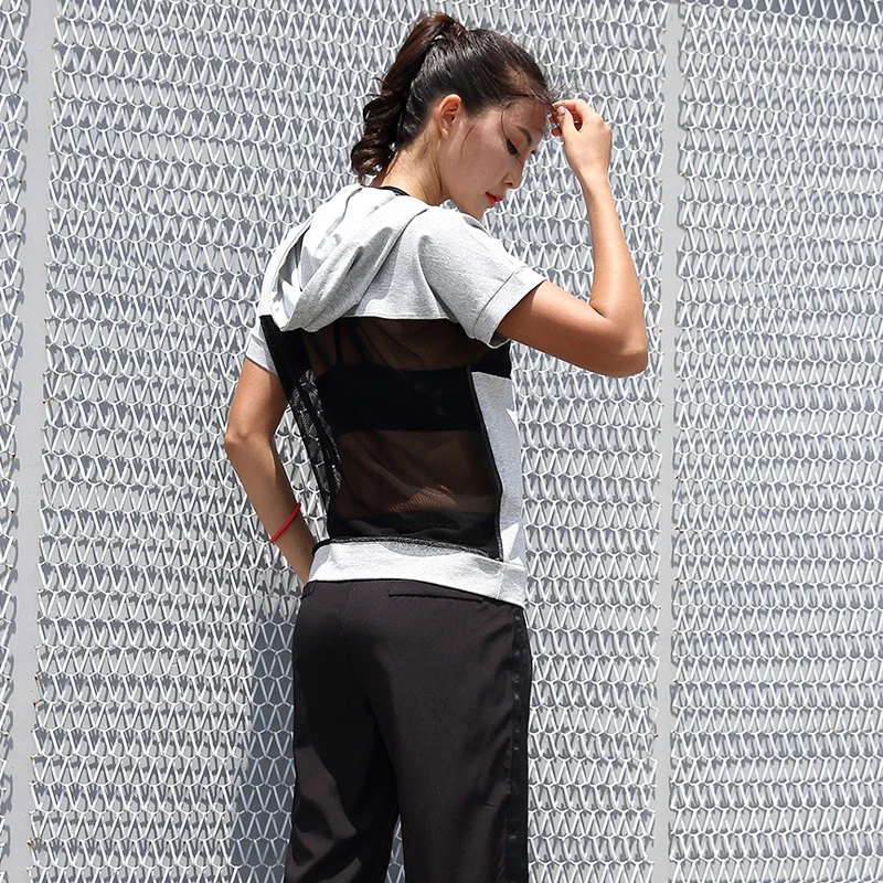 Женские спортивные футболки свободная газовая спортивная блузка с капюшоном