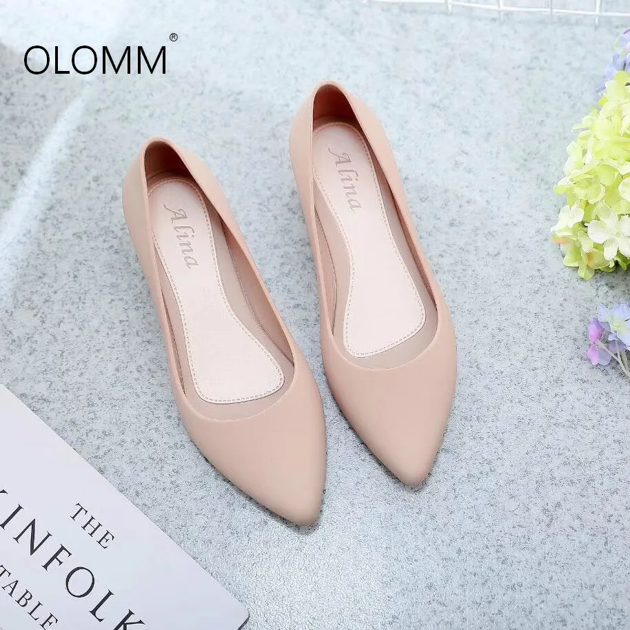 Новинка Удобные универсальные женские туфли с острым носком на плоской подошве