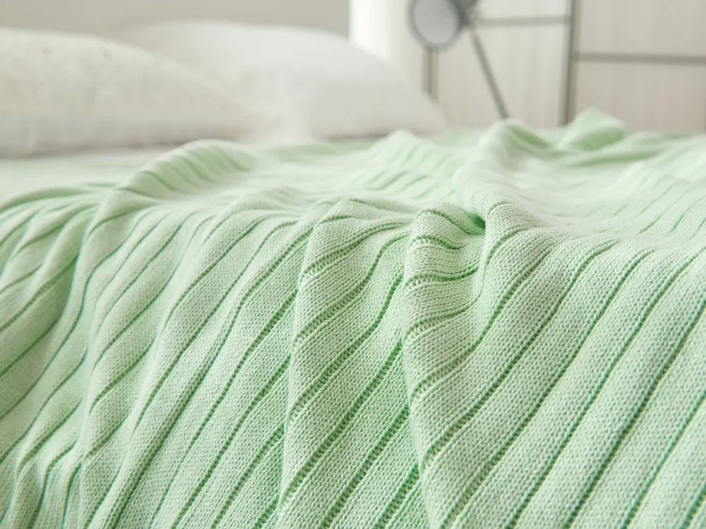 cotton high quality throw stripe knit blanket with ball white, gray, pink, green blanket for sofa