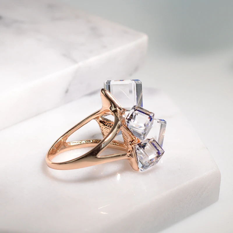 Женское кольцо Макси BAFFIN золотистое с цветными бусинами и кристаллами Сваровски