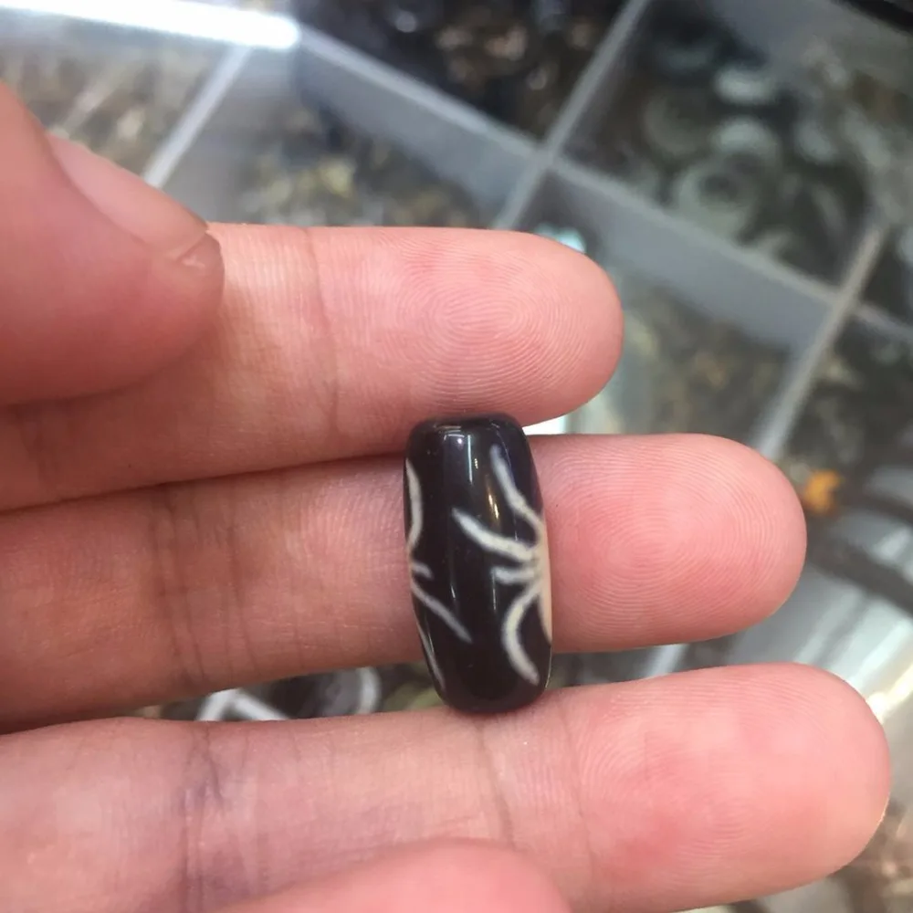 

Rare Pattern Spider 10mm*20mm Black and White Amulet Tibetan Dzi Beads for Bracelet DIY Jewelry Making