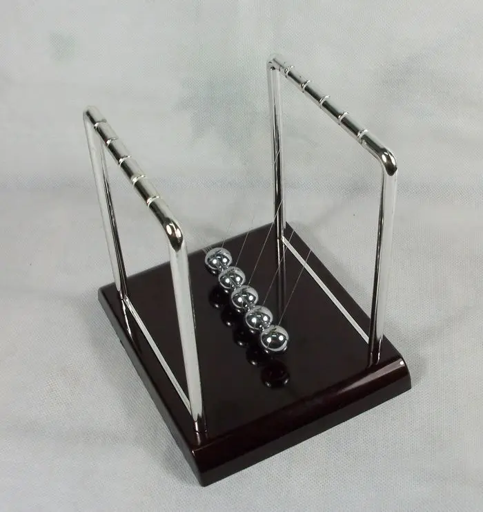 2017 Ньютон Колыбель стальной шар Раннее веселье развитие образовательный стол