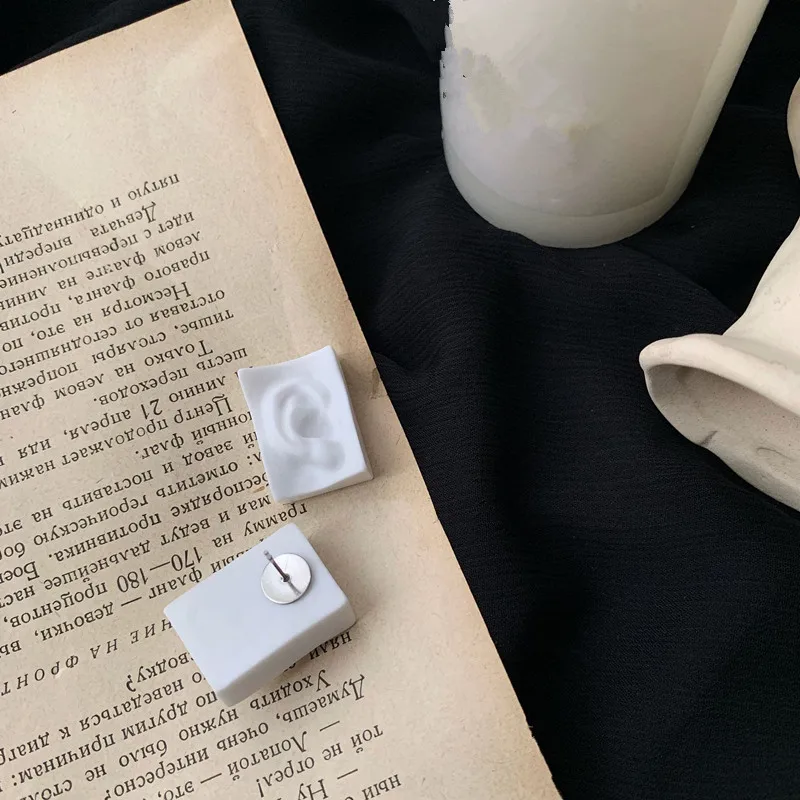 AOMU, Модные Акриловые абстрактные серьги в виде маски для лица, Геометрические Квадратные серьги в виде ушей, портретные серьги-гвоздики для женщин, ювелирные изделия