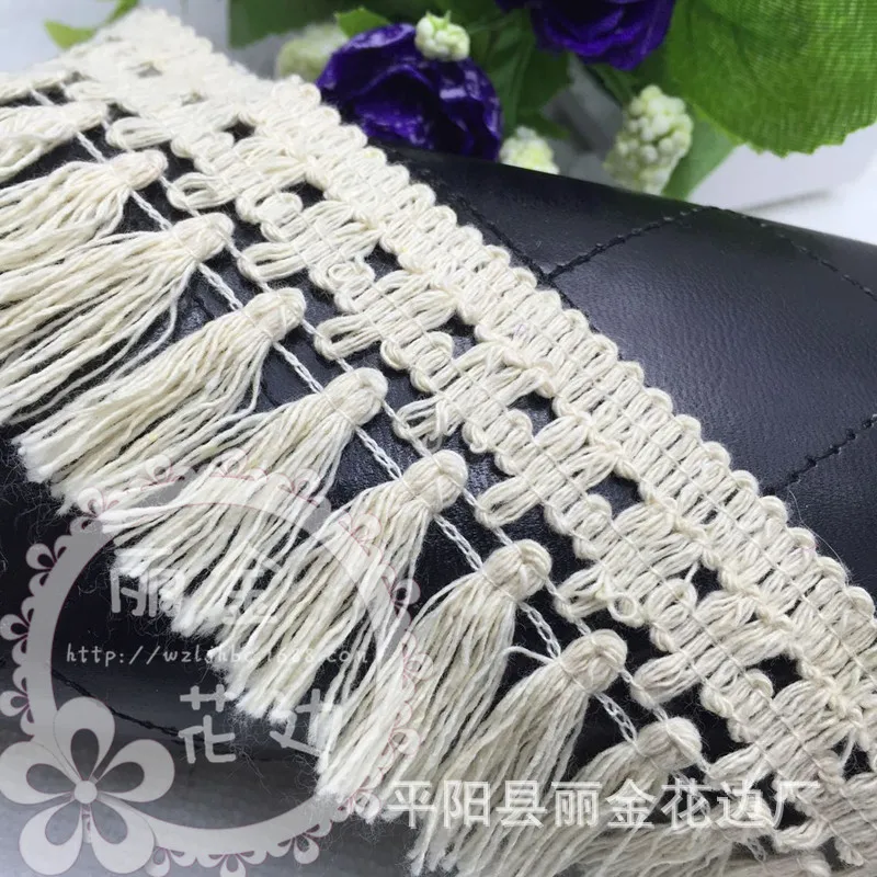 Хлопковая кружевная лента с бахромой 50 метров бежевого цвета | Дом и сад