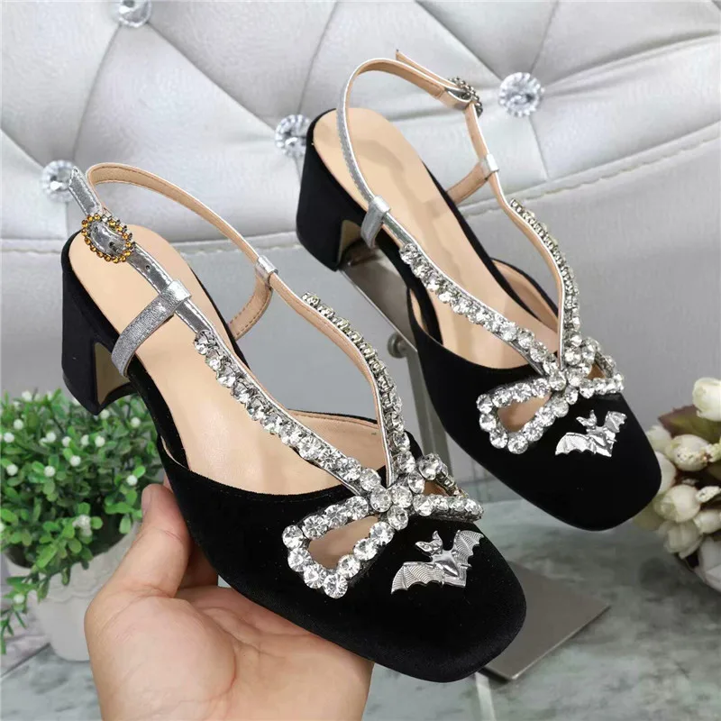 Бархатные сандалии с бантом украшенные кристаллами женские вечерние туфли