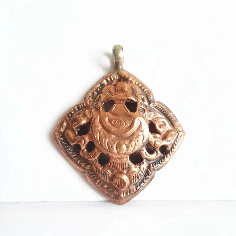 TBP031 тибетская красная Фотолюминесцентная амулетная подвеска|pendant amulet|brass pendantlucky