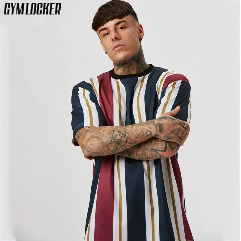 Мужская футболка с коротким рукавом GYMLOCKER свободная в полоску круглым вырезом и