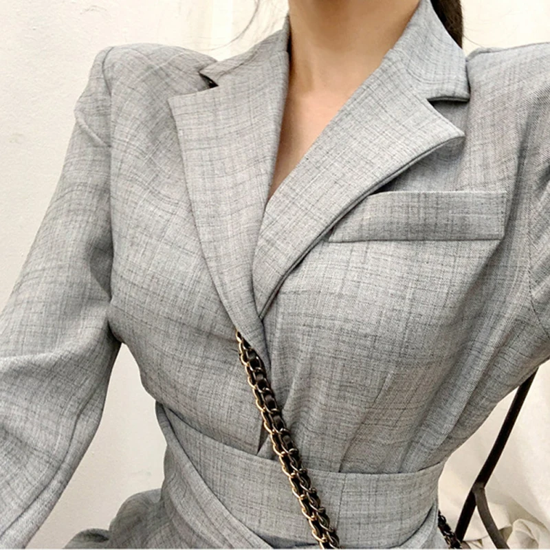 Модный однотонный комбинезон с поясом женский зубчатым воротником на шнуровке