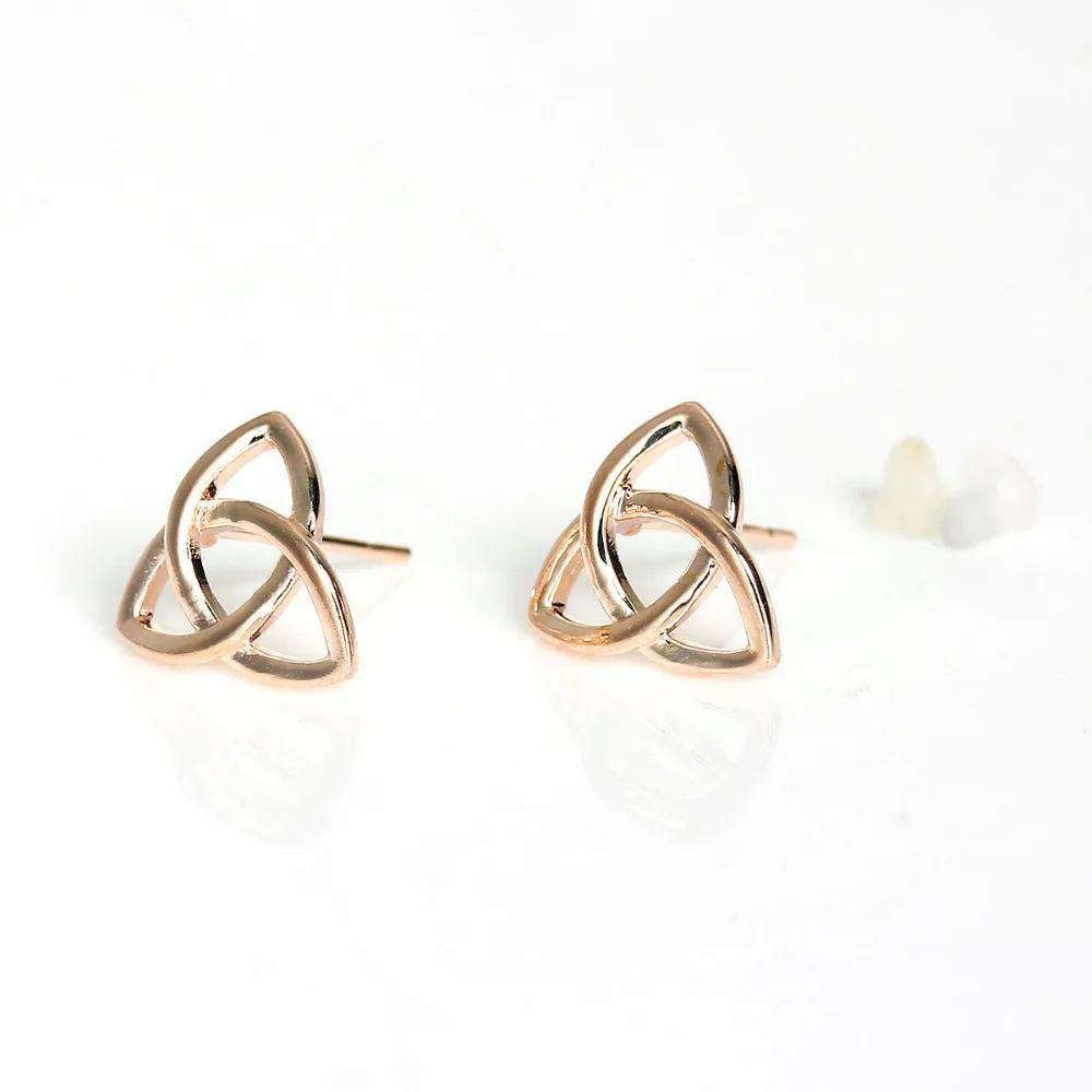 DoreenBeads медные серьги гвоздики с розовым золотым треугольным узлом 12 мм (4/8 &quot) x 11