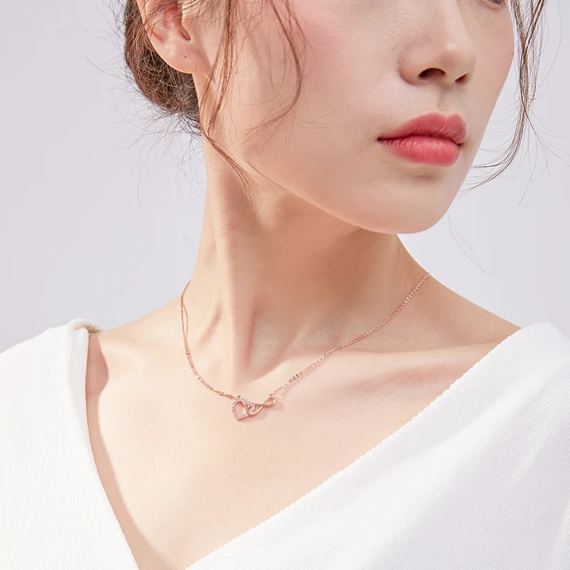 Xinwei wholesale Small love necklace female hollow heart pendant clavicle chain simple ins cold lover gift | Украшения и