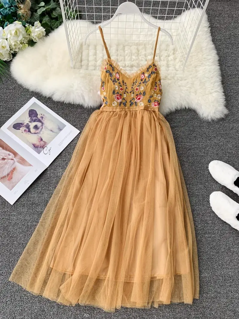 Женское элегантное плиссированное платье с цветочной вышивкой V образным