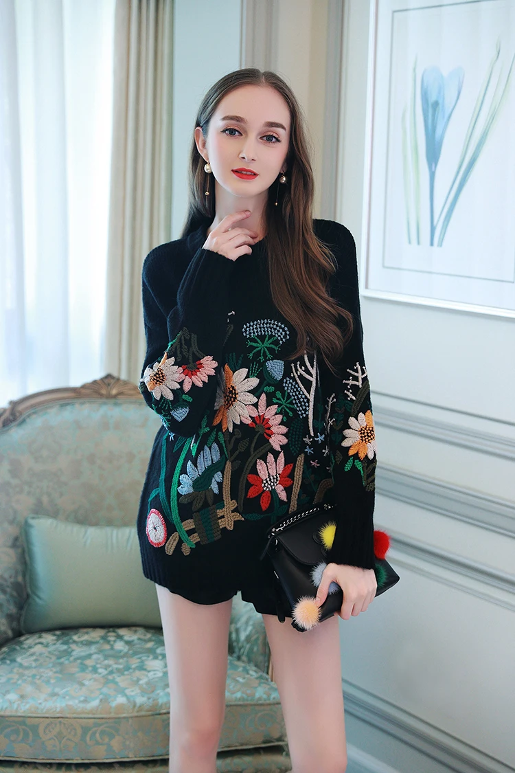 2018 autumn and winter new heavy flower embroidery hedging woolen drop sleeve knit sweater