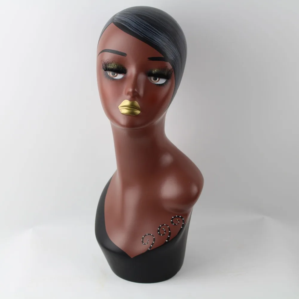 Женский манекен из стекловолокна с черной тканью темной кожи для демонстрации и