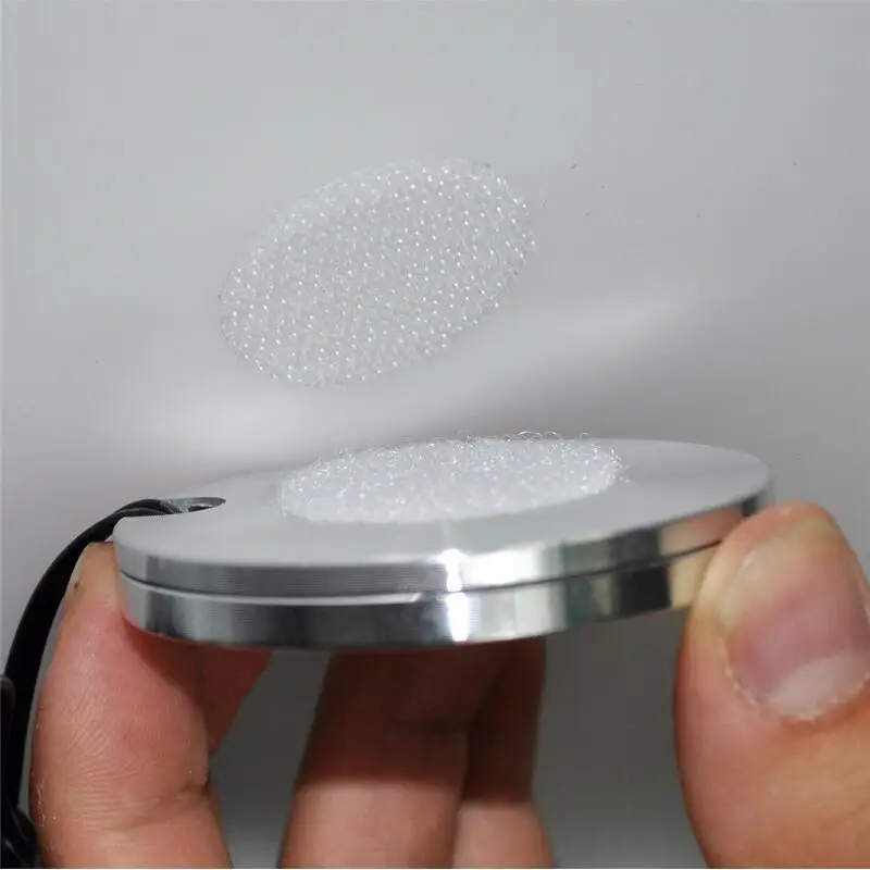 Светодиодный светильник с пультом дистанционного управления и регулируемой