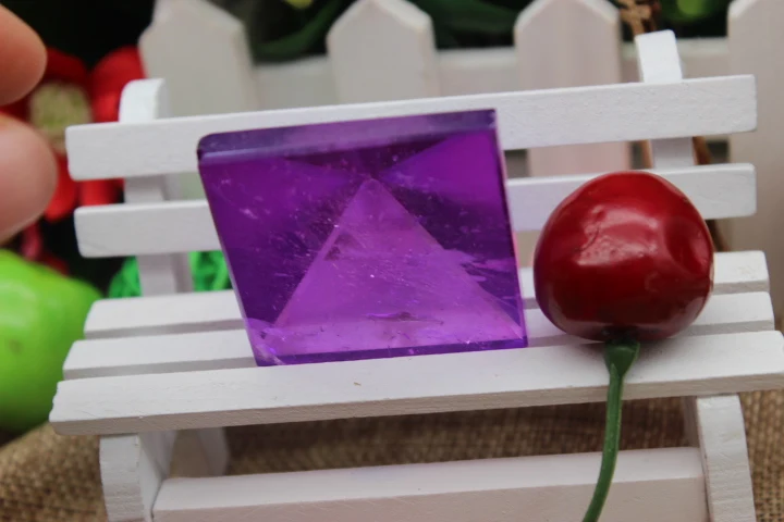 70 г кварцевых кристаллов исцеляющих пирамиду фиолетового ангела A128