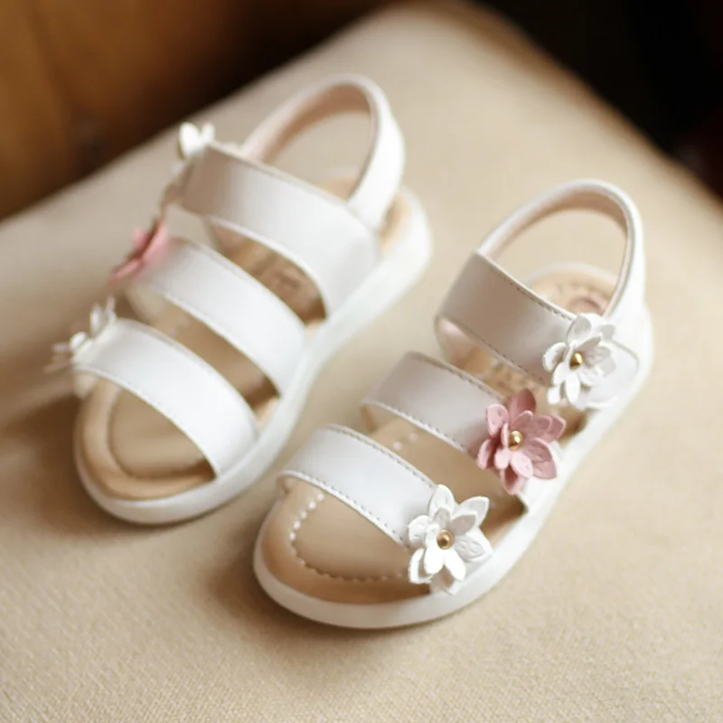 Летний стиль детей Сандалии для девочек Обувь принцессы красивые с цветочным