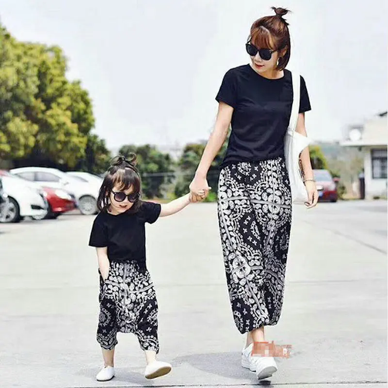 

Summer Family Matching Outfits Mother Daughter Boys Cotton T-Shirt+Harem Cropped Trousers Loose-fitting 2PCS Sets Clothing B55