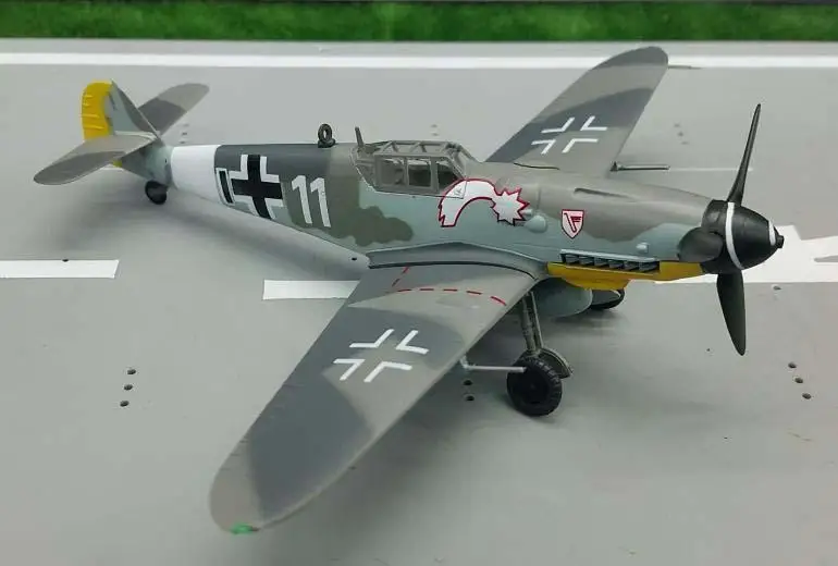 Немецкая мезсершмитт BF109G-6 VII JG3 1944 1/72 легкая модель |