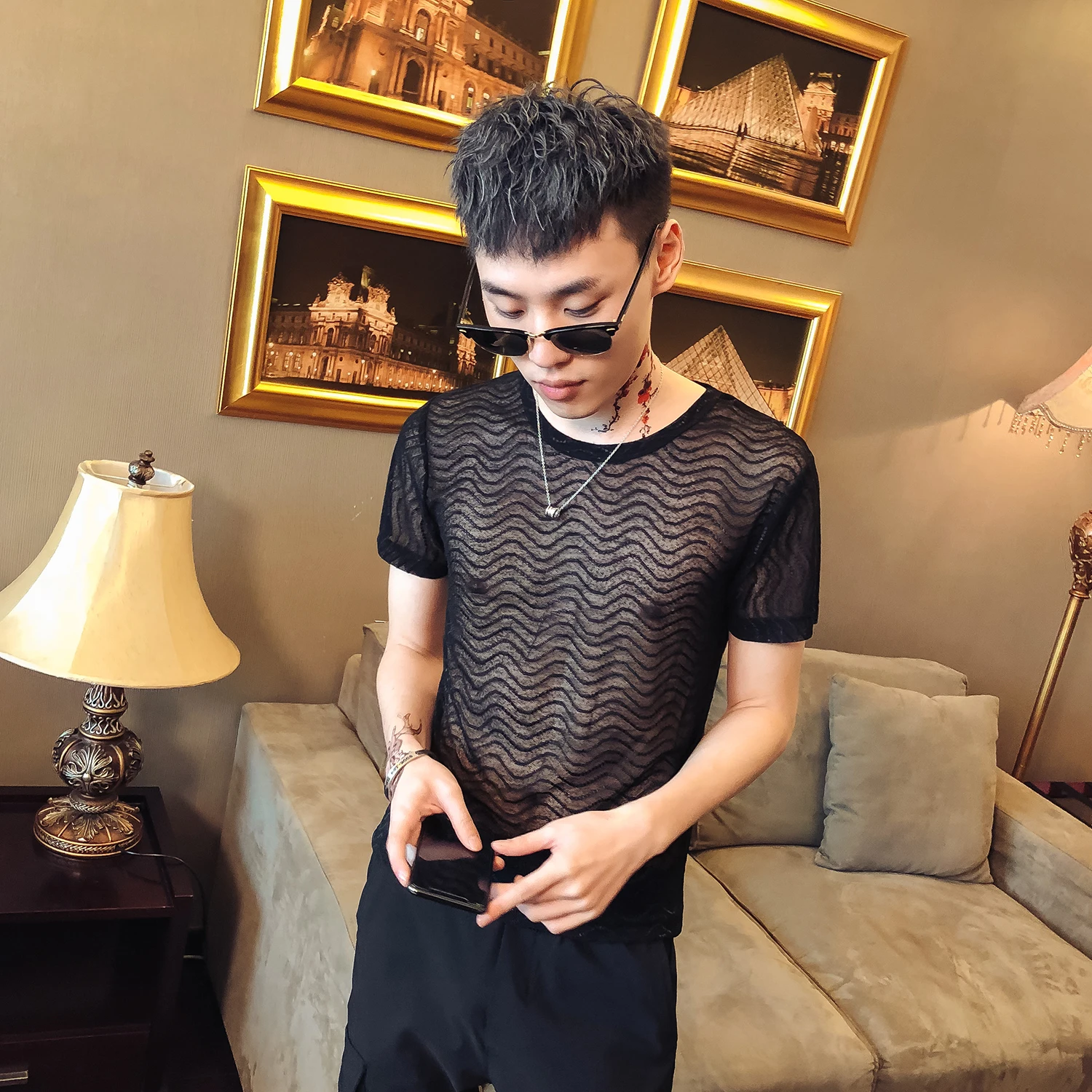 Для мужчин одежда лето 2019 г. футболки сексуальный режим человек Kleding See Through