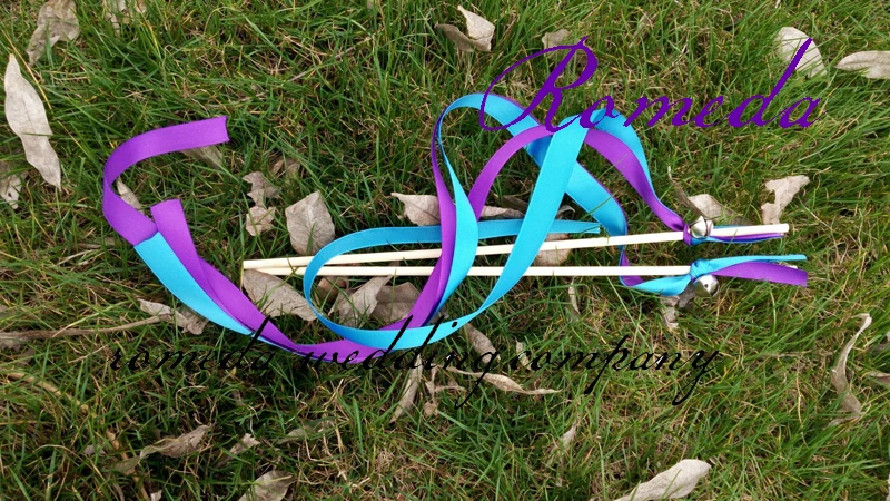 FREE SHIPPING--(50Pieces/Lot) Style L blue + purple stain ribbon with Sliver bell Wedding Ribbon Wands for Party | Дом и сад