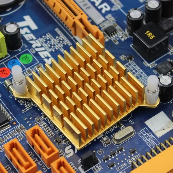 100 шт., алюминиевые радиаторы с лентой 40x40x13 мм