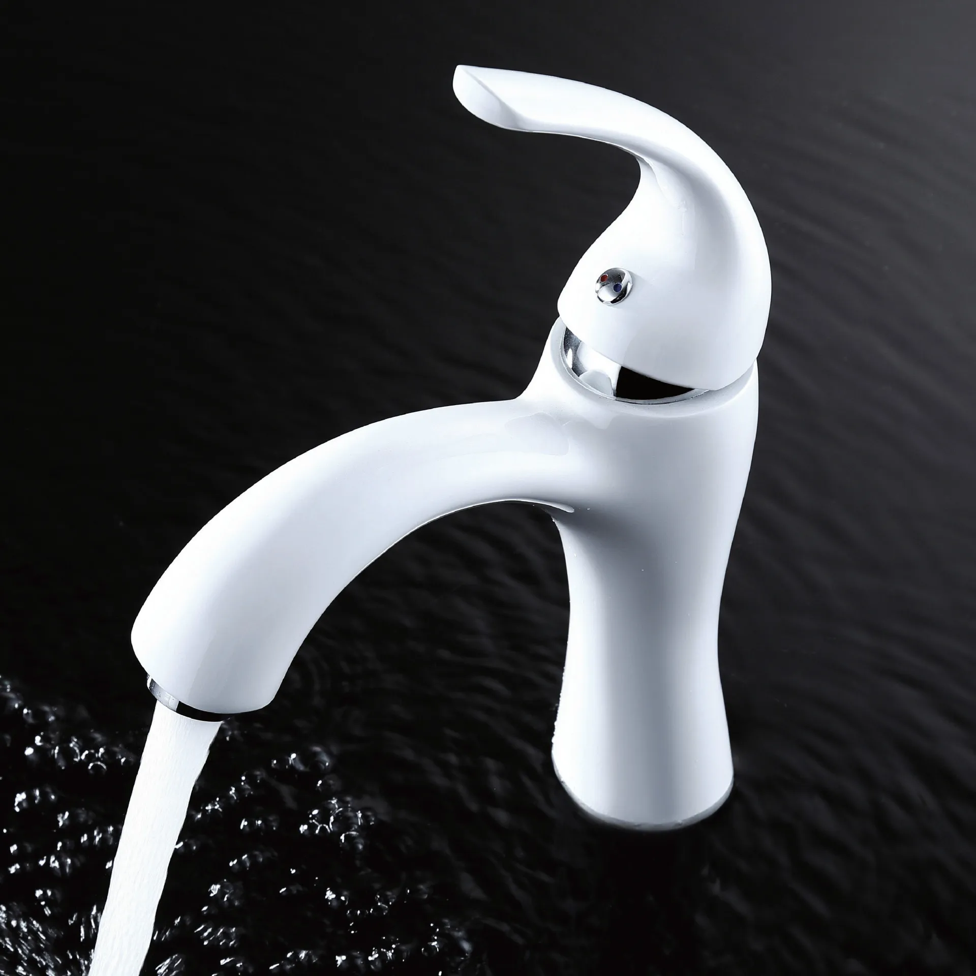 

Медный смеситель для горячей и холодной воды, с одной ручкой, с одним отверстием, простой, для выпечки, кран для раковины с белой краской