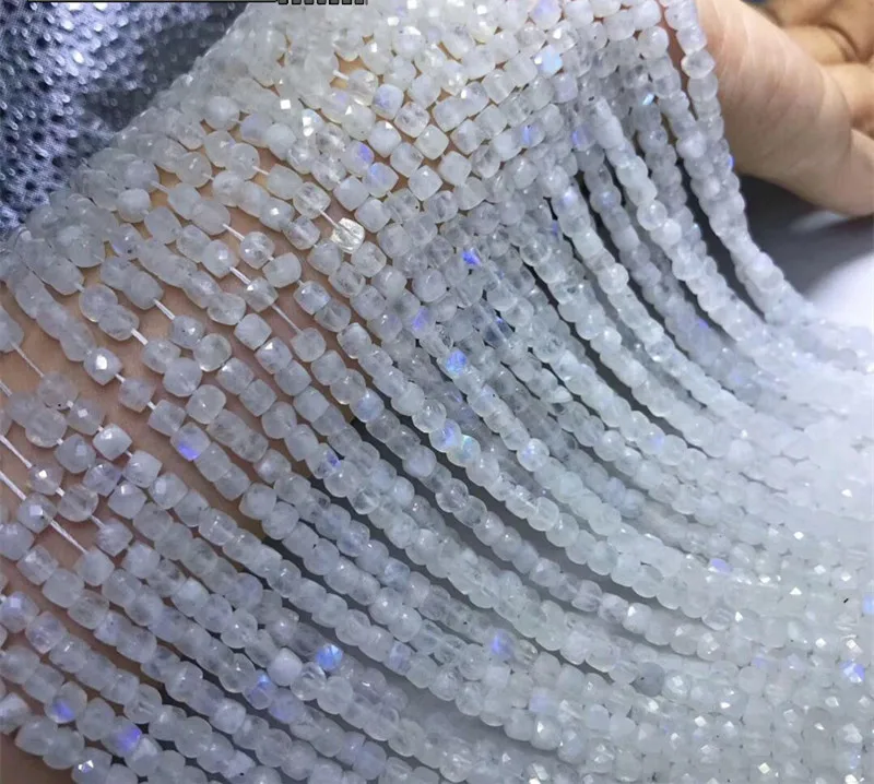 Бусины из лунного камня граненые белые 4-5 мм для самостоятельного изготовления