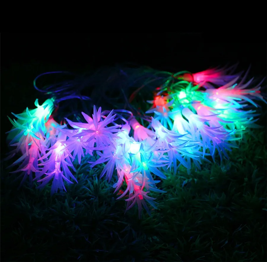 Гирлянда с листьями пинекона 4 м 20 шт. Сказочная гирлянда наружная для сада патио