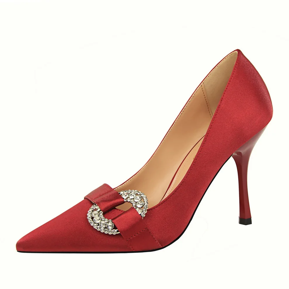 

2019 Sexy Crystal Metal Buckle Party Shoes Silk Shallow Women Pumps Fashion Wedding Shoes Pointed Toe High Heels 9cm Shoes Women