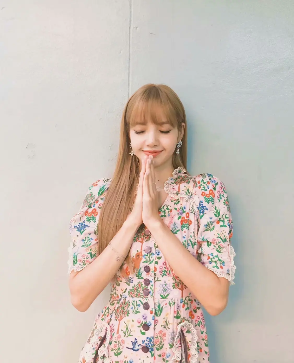 Kpop Blackpink LISA, новинка, кружевное платье с v-образным вырезом, женская летняя уличная одежда, корейские Популярные Платья с цветочным принтом для девочек