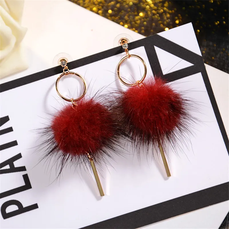1 Пара Личность Ювелирные Изделия Норки Пом Англичане Мяч Серьги Шпильки Три