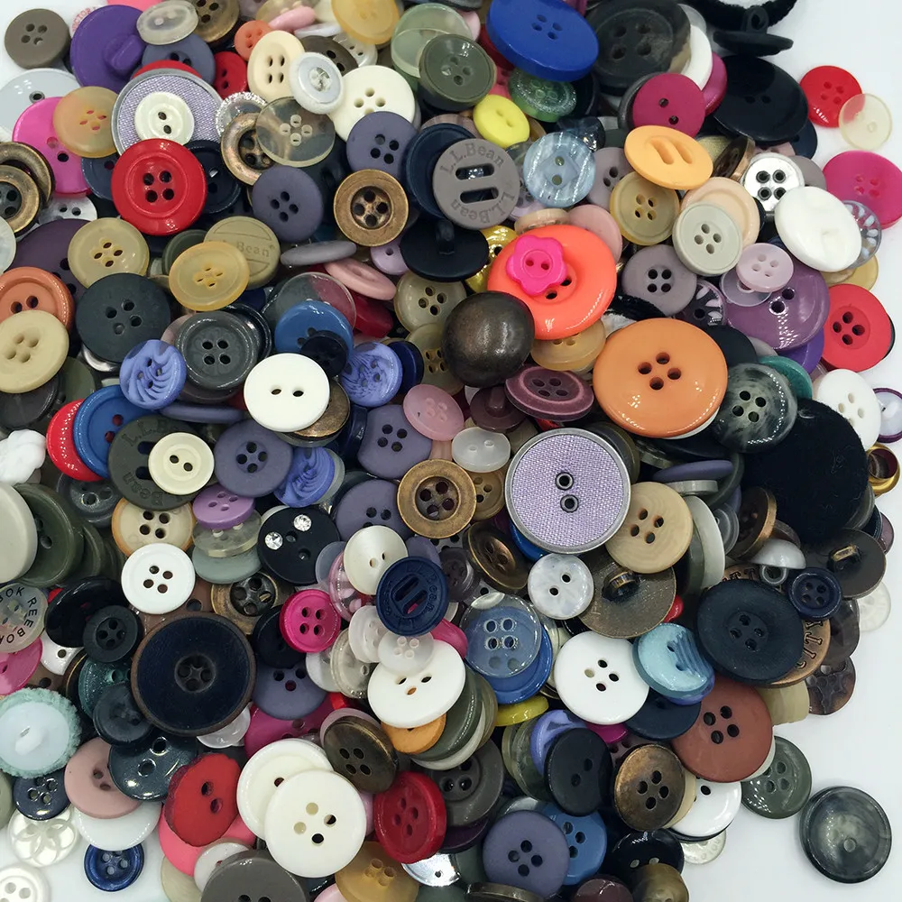Cheapest 50g/bag Mixed Color/Size/Material Random Wooden Metal Plastic Buttons Accessories for Bag Shirt Clothes Handmade Sewing | Дом и сад
