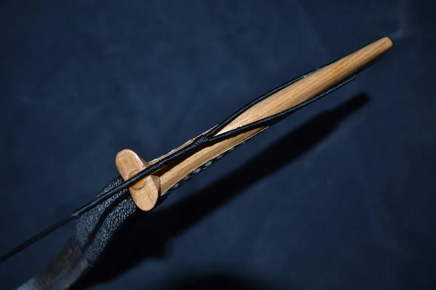 В традиционном китайском стиле ручной работы натуральная длинный лук из змеиной