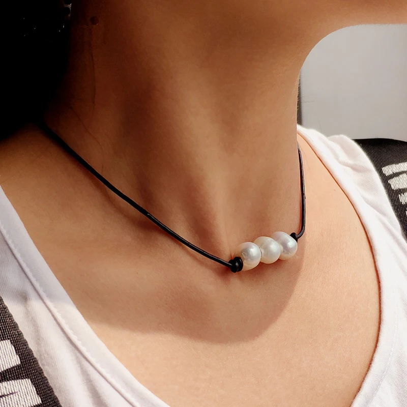 Колье чокер с тремя жемчужинами из натуральной пресноводной кожи 10 мм