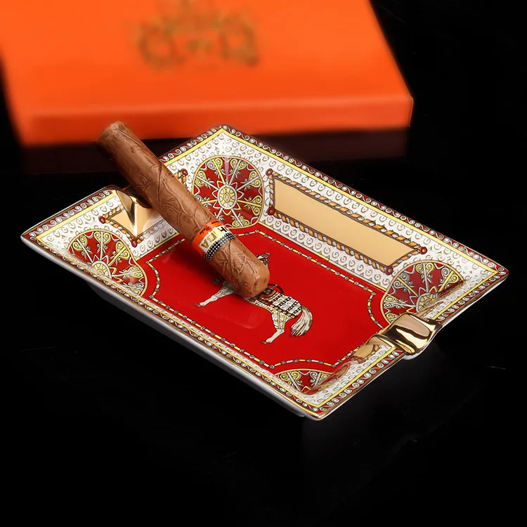 Креативная керамическая девчачья сигарная пепельница для гостиной Большая модная домашняя индивидуальная китайская Ретро орнаментная резная фигура для свадьбы