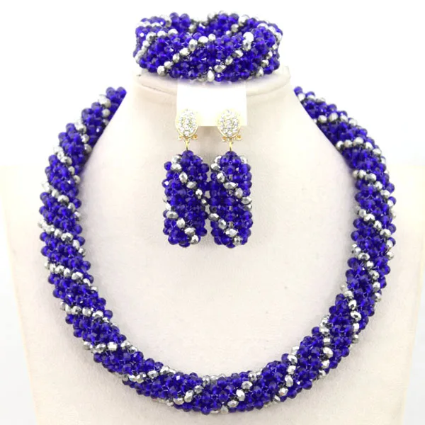 Комплект свадебных украшений из колье и серых бусин в африканском стиле |